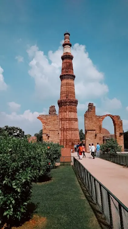 Agra to Lucknow
