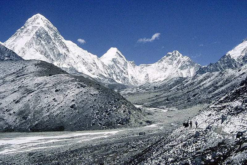 Dingboche to Lobuche
