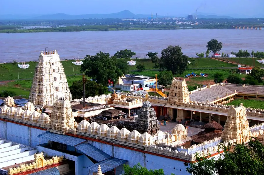 Hyderabad → Bhadrachalam